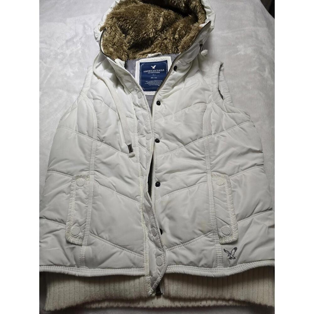 American Eagle Outfitters M White Hooded Faux Fur Vest Zip Pockets Coat
